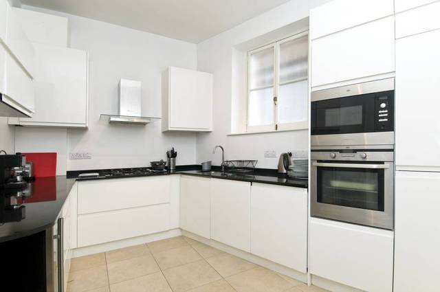  Image of 2 bedroom Property to rent in Avonmore Road London W14 at Avonmore Mansions  London, W14 8RN