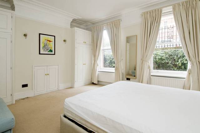  Image of 2 bedroom Property to rent in Avonmore Road London W14 at Avonmore Mansions  London, W14 8RN