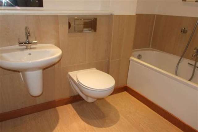 Image of 2 bedroom Flat to rent in Southchurch Road Southend-on-Sea SS1 at Southend-on-Sea, SS1 2PE