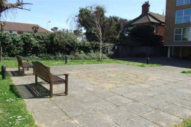  Image of 2 bedroom Flat to rent in Southchurch Road Southend-on-Sea SS1 at Southend-on-Sea, SS1 2PE
