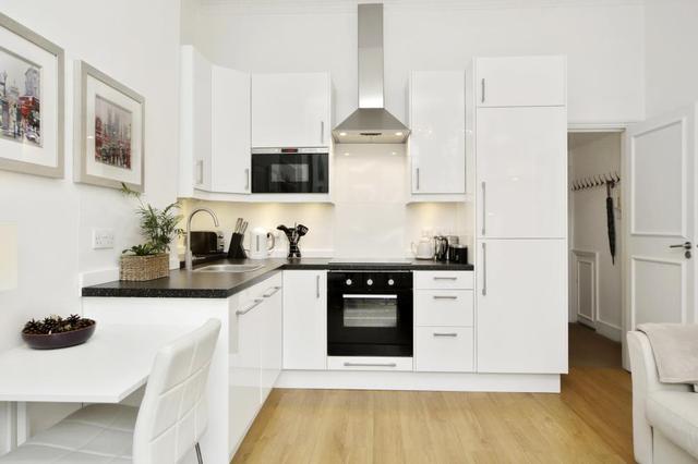  Image of 2 bedroom Ground Flat to rent in Aynhoe Road London W14 at Aynhoe Road  London, W14 0QA
