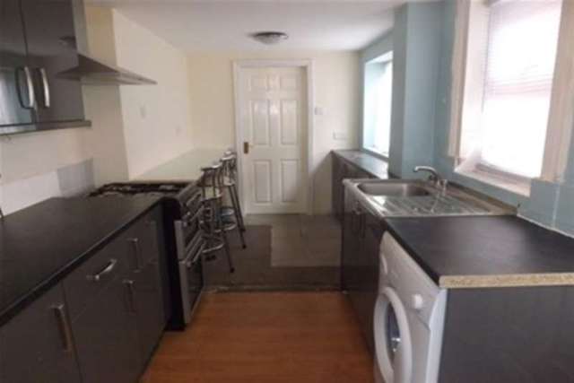  Image of 3 bedroom Detached house to rent in Balfour Street Runcorn WA7 at Runcorn, WA7 4PH