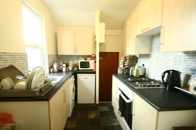  Image of 3 bedroom Flat Share to rent in Balmoral Terrace Heaton Newcastle upon Tyne NE6 at Balmoral Terrace Heaton Newcastle Upon Tyne, NE6 5YA
