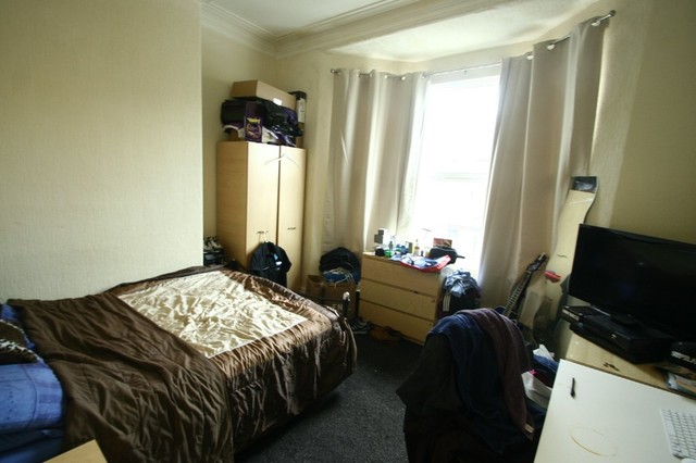  Image of 3 bedroom Flat Share to rent in Balmoral Terrace Heaton Newcastle upon Tyne NE6 at Balmoral Terrace Heaton Newcastle Upon Tyne, NE6 5YA
