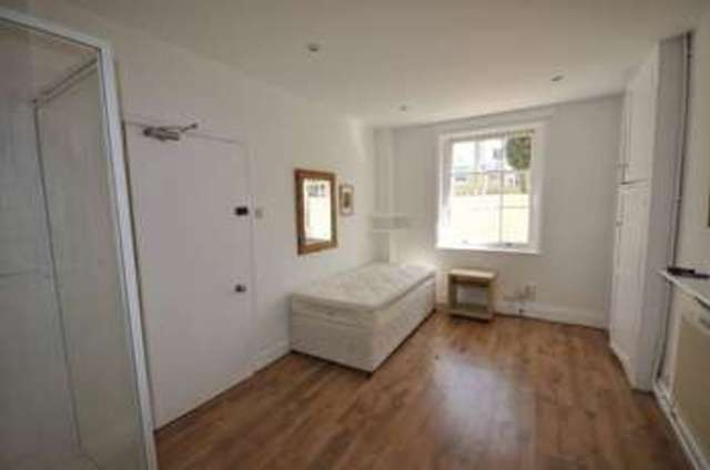  Image of 1 bedroom Property to rent in Bath Road Leckhampton Cheltenham GL53 at 63 Bath Road  Cheltenham, GL53 7LH