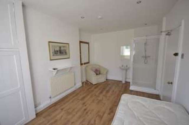  Image of 1 bedroom Property to rent in Bath Road Leckhampton Cheltenham GL53 at 63 Bath Road  Cheltenham, GL53 7LH