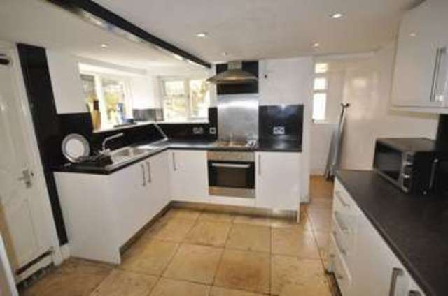 Image of 1 bedroom Property to rent in Bath Road Leckhampton Cheltenham GL53 at 63 Bath Road  Cheltenham, GL53 7LH