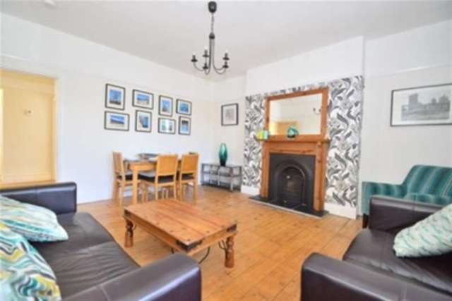  Image of 3 bedroom Flat to rent in Beaufort Road Clifton Bristol BS8 at Bristol, BS8 2JY