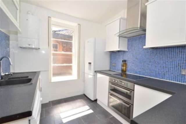  Image of 3 bedroom Flat to rent in Beaufort Road Clifton Bristol BS8 at Bristol, BS8 2JY