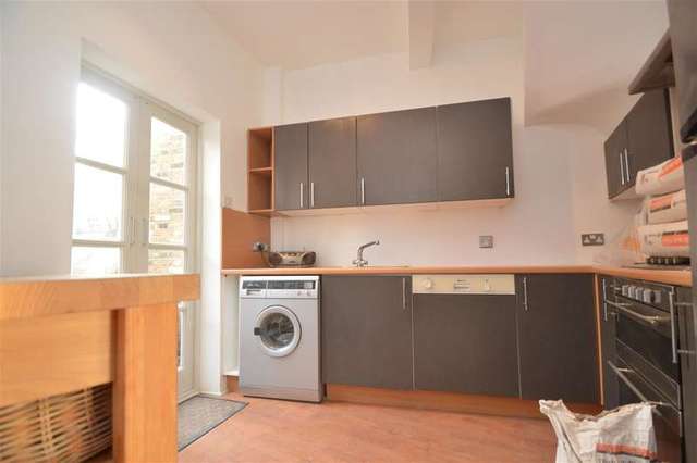  Image of 3 bedroom End of Terrace to rent in Bective Road London SW15 at East Putney, SW15 2QA