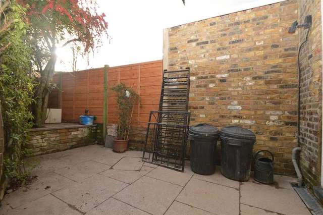  Image of 3 bedroom End of Terrace to rent in Bective Road London SW15 at East Putney, SW15 2QA