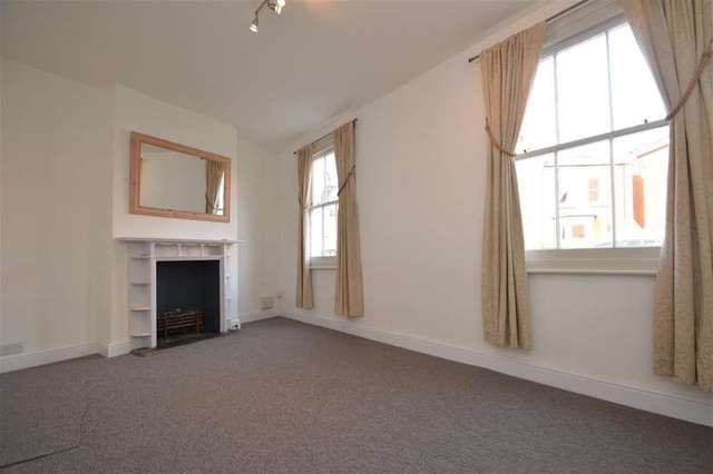  Image of 3 bedroom End of Terrace to rent in Bective Road London SW15 at East Putney, SW15 2QA