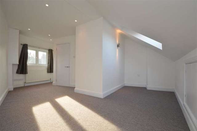  Image of 3 bedroom End of Terrace to rent in Bective Road London SW15 at East Putney, SW15 2QA