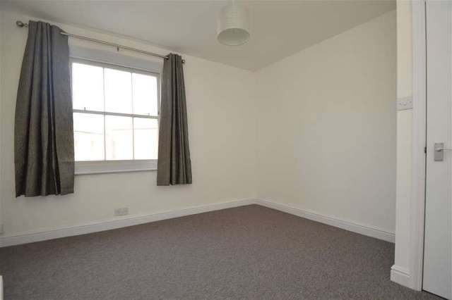  Image of 3 bedroom End of Terrace to rent in Bective Road London SW15 at East Putney, SW15 2QA