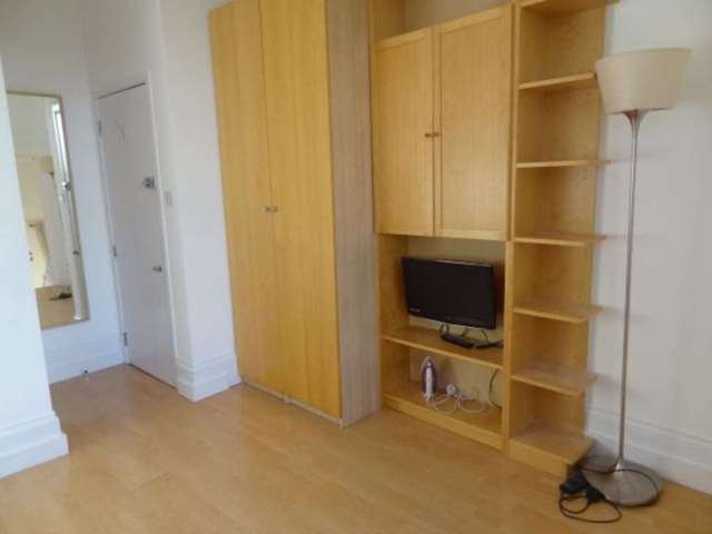  Image of Flat to rent in Belgrave Road London SW1V at Belgrave Road Pimlico London, SW1V 2BL