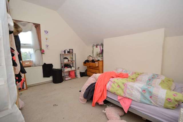  Image of 2 bedroom Flat for sale in Bellevue Road London N11 at Bellevue Road  London, N11 3ET