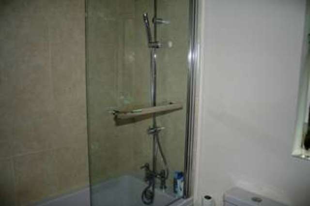  Image of 2 bedroom Flat to rent in Sevenoaks Close Belmont Sutton SM2 at Belmont SUTTON, SM2 6NL