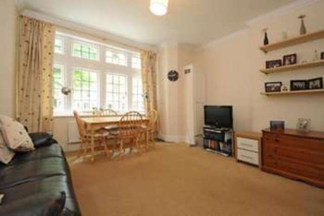  Image of 1 bedroom Flat to rent in Belsize Avenue London NW3 at Belsize Park London Belsize Park, NW3 4AE