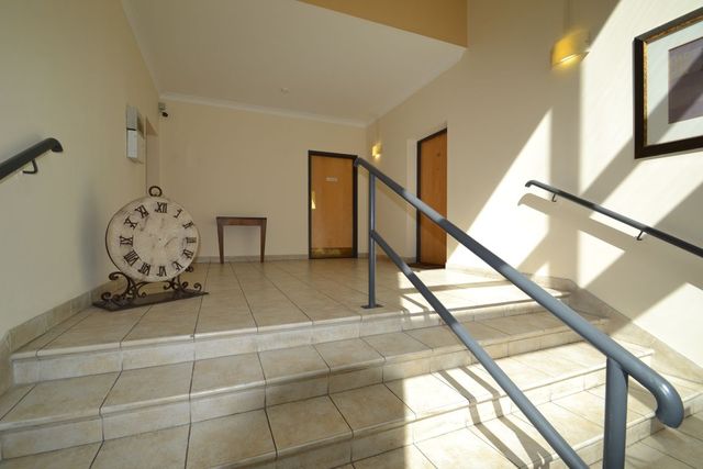  Image of 2 bedroom Flat to rent in Berkeley Street Glasgow G3 at Charing Cross Glasgow Glasgow, G3 7DW