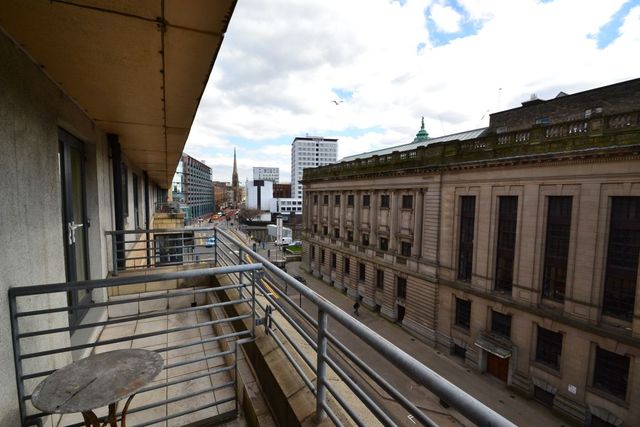  Image of 2 bedroom Flat to rent in Berkeley Street Glasgow G3 at Charing Cross Glasgow Glasgow, G3 7DW