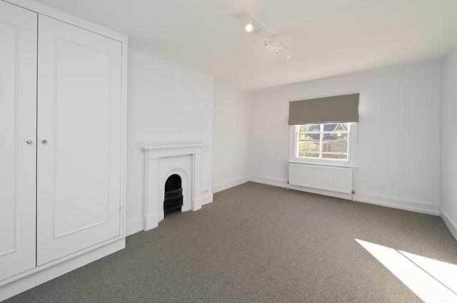  Image of 5 bedroom Terraced house to rent in Beverley Road London SW13 at Beverley Road  Barnes, SW13 0LX