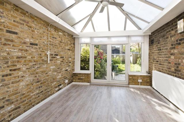  Image of 5 bedroom Terraced house to rent in Beverley Road London SW13 at Beverley Road  Barnes, SW13 0LX