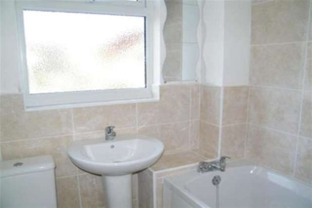  Image of 1 bedroom Detached house to rent in Marlborough Way Billericay CM12 at Billericay, CM12 0YJ