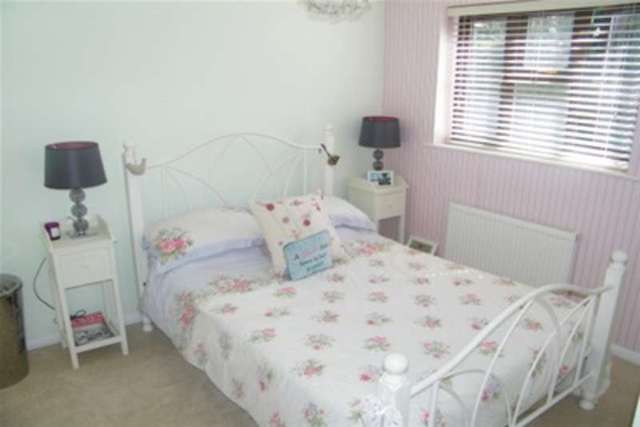  Image of 3 bedroom Detached house to rent in Grosvenor Gardens Billericay CM12 at Billericay, CM12 0UF