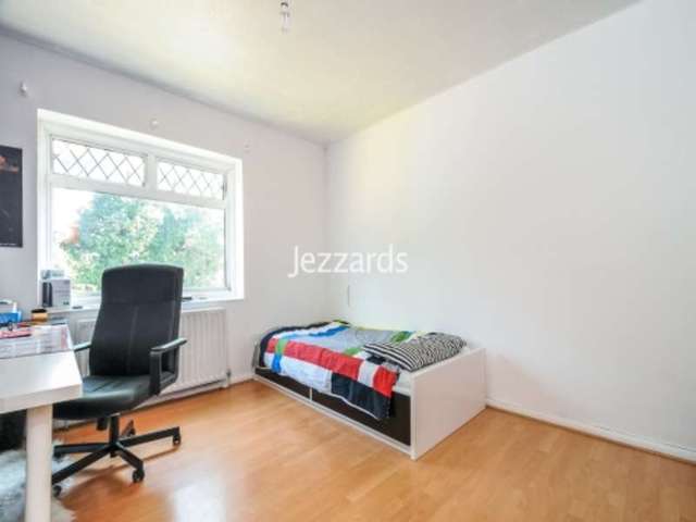  Image of 3 bedroom Terraced house for sale in Bishops Grove Hampton TW12 at Hampton, TW12 1AJ