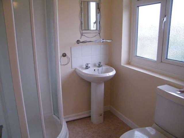  Image of 3 bedroom Terraced house to rent in Hamilton Road Fair Oak Eastleigh SO50 at Bishopstoke, SO50 6GF