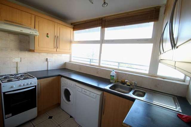  Image of 2 bedroom Flat to rent in Churchill Gardens London SW1V at Churchill Gardens Road  London, SW1V 3DT