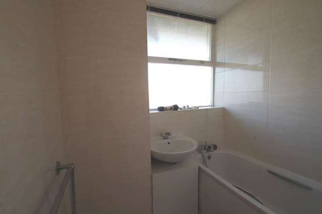  Image of 2 bedroom Flat to rent in Churchill Gardens London SW1V at Churchill Gardens Road  London, SW1V 3DT