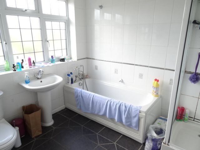 Image of 6 bedroom House Share to rent in Blakefield Walk Worcester WR2 at St Johns Worcester St John