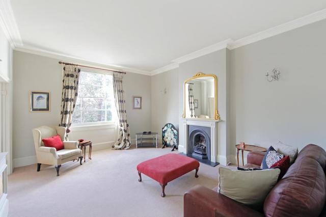  Image of 1 bedroom Property to rent in Blomfield Road London W9 at Blomfield Road  London, W9 2PD