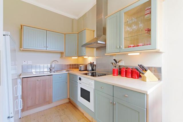  Image of 1 bedroom Property to rent in Blomfield Road London W9 at Blomfield Road  London, W9 2PD