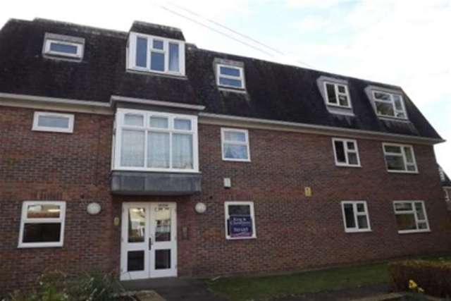  Image of 1 bedroom Studio flat to rent in Richmond Avenue Bognor Regis PO21 at Bognor Regis, PO21 2YD