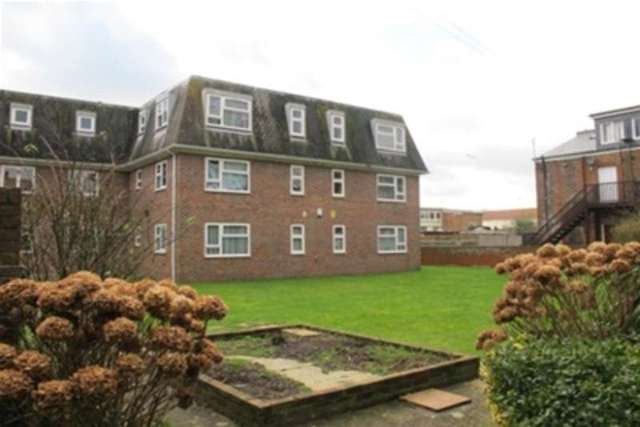  Image of 1 bedroom Studio flat to rent in Richmond Avenue Bognor Regis PO21 at Bognor Regis, PO21 2YD