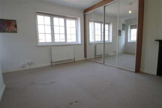  Image of 2 bedroom Detached house to rent in Boundfield Road London SE6 at London, SE6 1PD