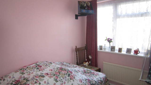  Image of 4 bedroom Detached house for sale in Bourne Avenue Hayes UB3 at Middlesex  Hayes, UB3 1QR
