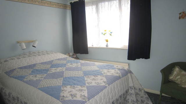  Image of 4 bedroom Detached house for sale in Bourne Avenue Hayes UB3 at Middlesex  Hayes, UB3 1QR