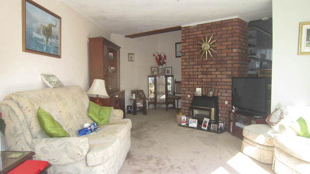  Image of 4 bedroom Detached house for sale in Bourne Avenue Hayes UB3 at Middlesex  Hayes, UB3 1QR