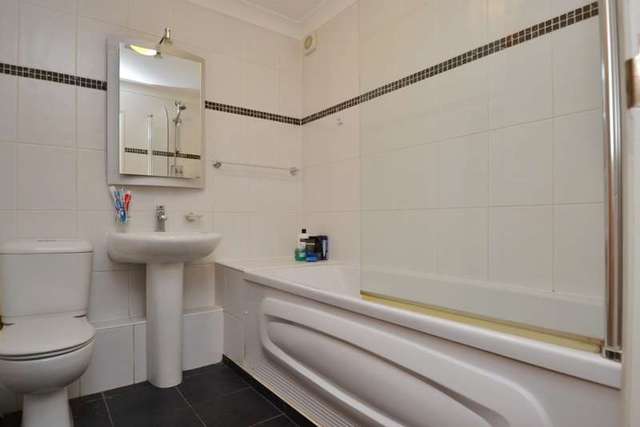  Image of 2 bedroom Flat for sale in Knyveton Road Boscombe Bournemouth BH1 at Knyveton Road  Bournemouth, BH1 3QZ