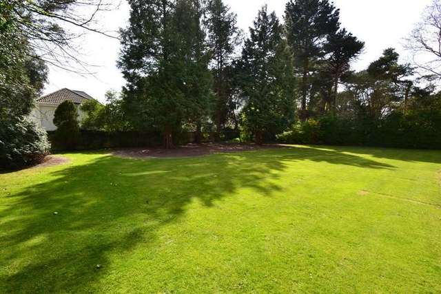  Image of 2 bedroom Flat for sale in Knyveton Road Boscombe Bournemouth BH1 at Knyveton Road  Bournemouth, BH1 3QZ