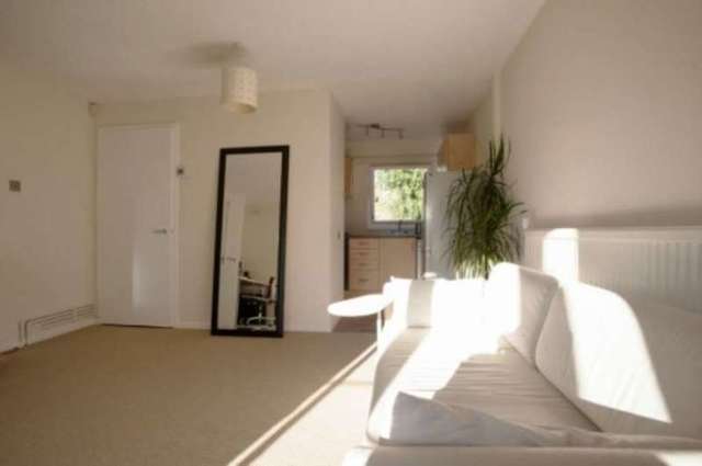  Image of 1 bedroom Flat to rent in Bredgar Road London N19 at Bredgar Road Archway London, N19 5BW