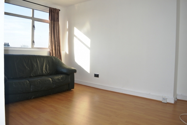  Image of 2 bedroom Flat to rent in Brigstock Road Thornton Heath CR7 at Thornton Heath, CR7 7JE