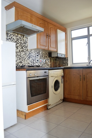  Image of 2 bedroom Flat to rent in Brigstock Road Thornton Heath CR7 at Thornton Heath, CR7 7JE