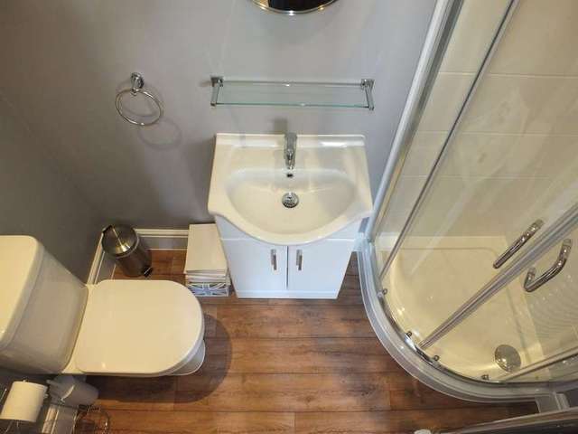  Image of 1 bedroom Detached house to rent in Brisbane Road Tilehurst Reading RG30 at Reading Berkshire Tilehurst, RG30 2PE