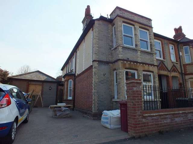  Image of 1 bedroom Detached house to rent in Brisbane Road Tilehurst Reading RG30 at Reading Berkshire Tilehurst, RG30 2PE