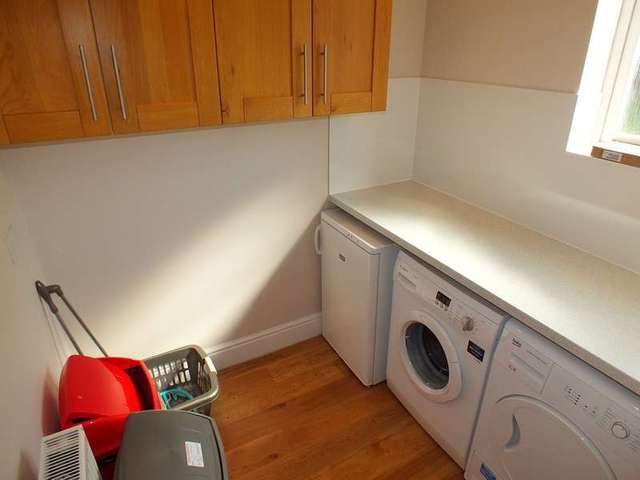  Image of 1 bedroom Detached house to rent in Brisbane Road Tilehurst Reading RG30 at Reading Berkshire Tilehurst, RG30 2PE