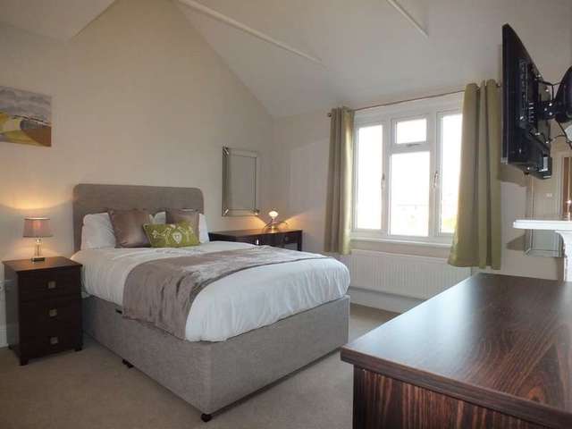  Image of 1 bedroom Detached house to rent in Brisbane Road Tilehurst Reading RG30 at Reading Berkshire Tilehurst, RG30 2PE